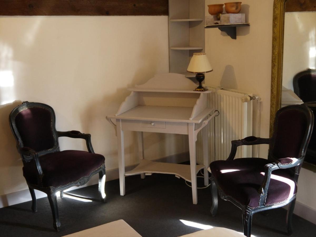 Chambres D'Hotes - Les Bujours Saint-Georges-des-Coteaux Экстерьер фото
