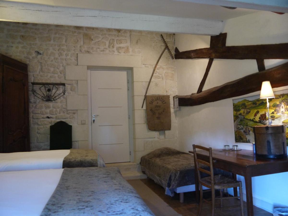 Chambres D'Hotes - Les Bujours Saint-Georges-des-Coteaux Экстерьер фото