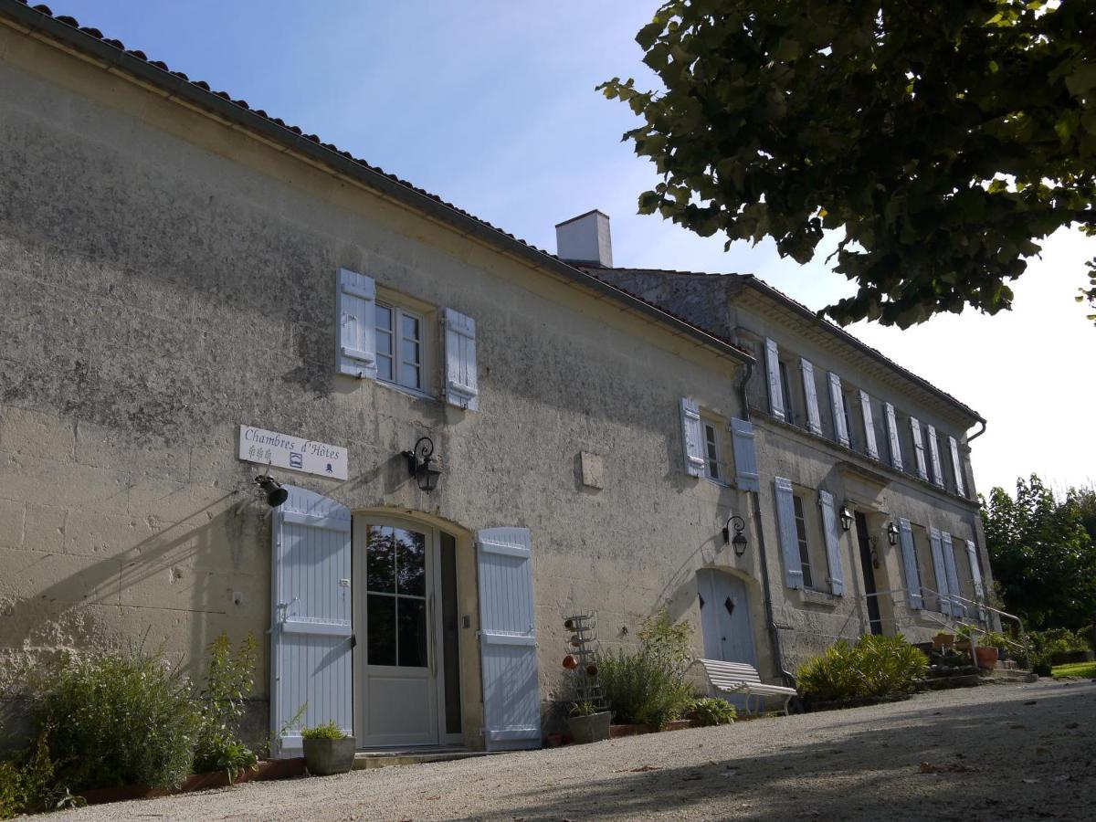 Chambres D'Hotes - Les Bujours Saint-Georges-des-Coteaux Экстерьер фото