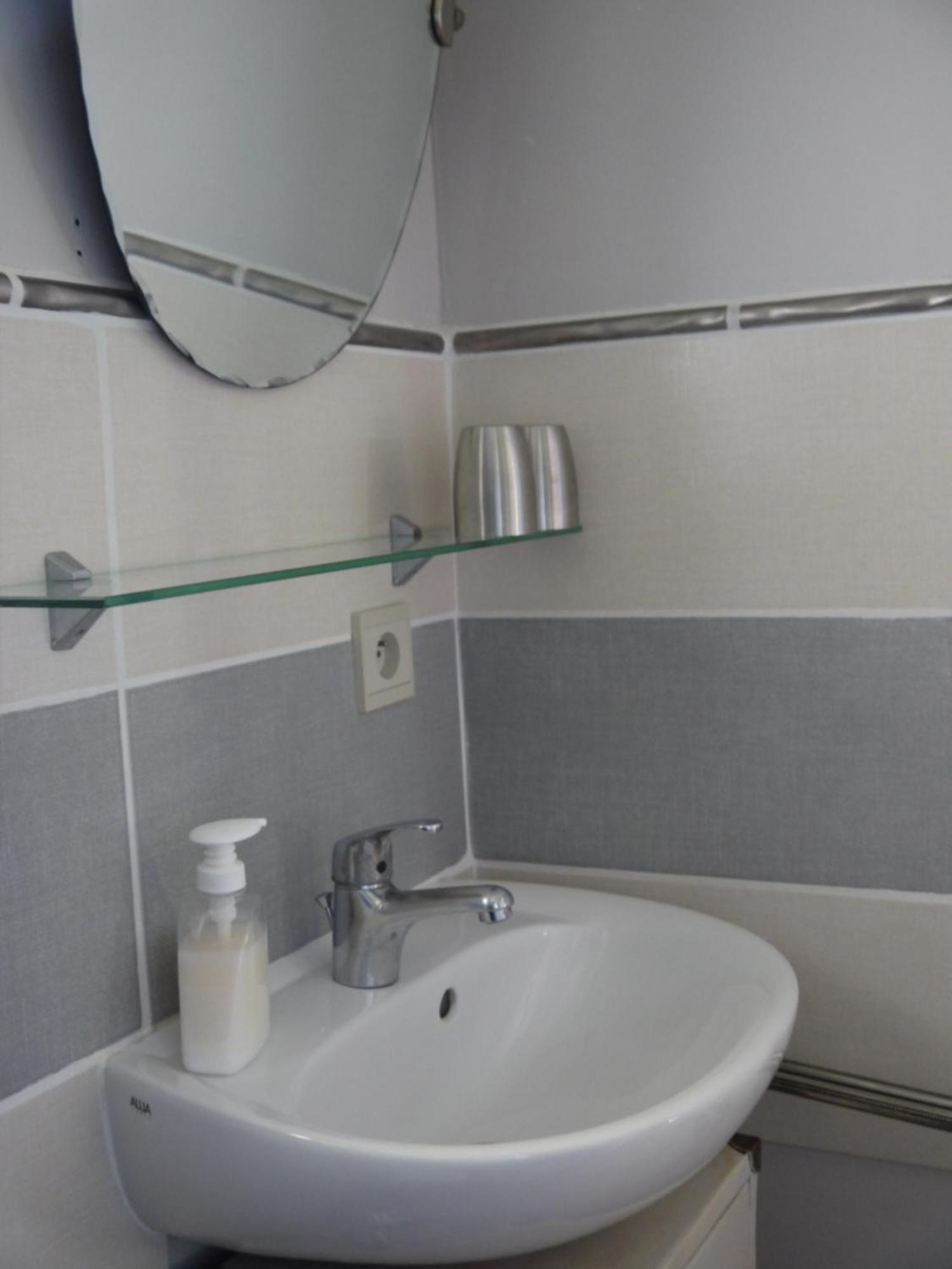 Chambres D'Hotes - Les Bujours Saint-Georges-des-Coteaux Номер фото